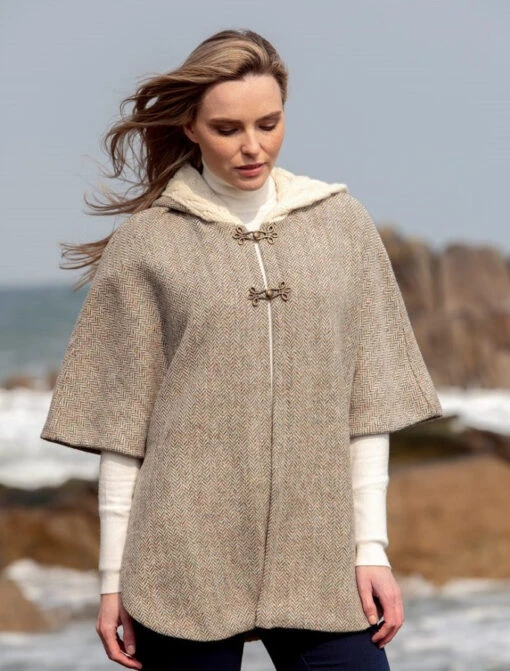 Ladies Tweed Cape With Aran Collar – Bild 4