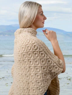 Hawthorn Pattern Aran Poncho -Modekleidung A841 Oatmeal Marl 3 70437.1673753203