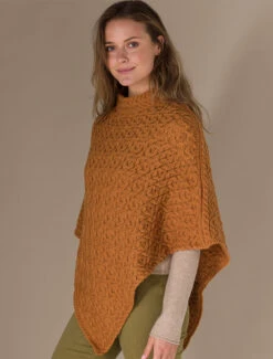 Hawthorn Pattern Aran Poncho -Modekleidung A841ie Golden Ochre 1 69898.1673753202