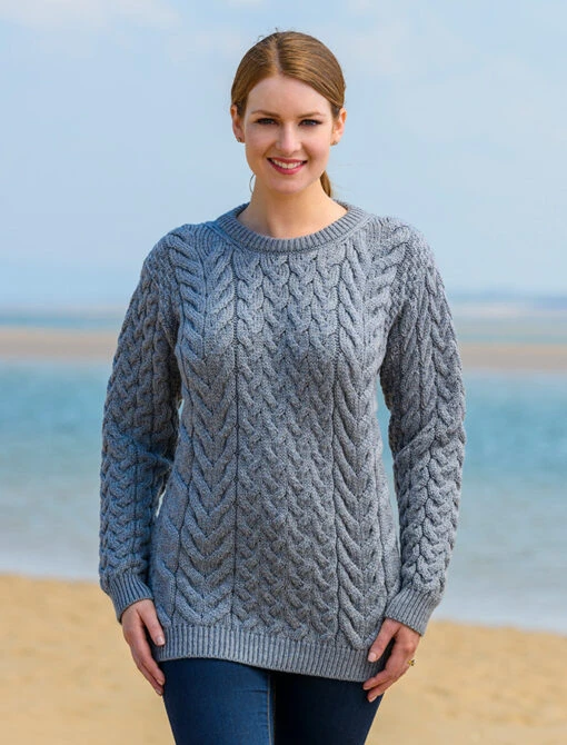 Women's Super Soft Aran Crew Neck Sweater – Bild 4