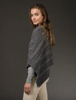 Plated Aran Poncho With Button Detail -Modekleidung B877 Grey Derby 5 38524.1673752869