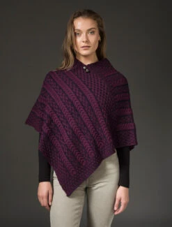 Plated Aran Poncho With Button Detail -Modekleidung B877 Very Berry Navy 1 81971.1673752869