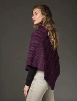 Plated Aran Poncho With Button Detail -Modekleidung B877 Very Berry Navy 4 51094.1673752869