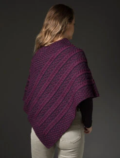 Plated Aran Poncho With Button Detail -Modekleidung B877 Very Berry Navy 5 66912.1673752869