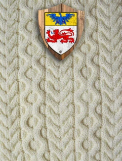 Boland Clan Aran Throw -Modekleidung Boland Crest Throw 15166.1605085936