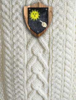 Brady Clan Aran Throw -Modekleidung Brady Crest Throw 93825.1615306454
