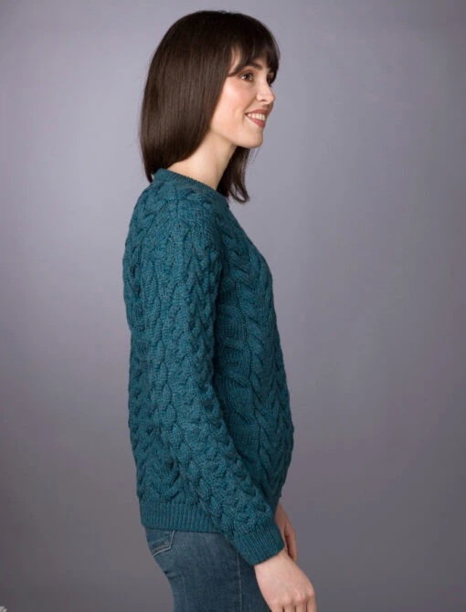 Women's Super Soft Aran Crew Neck Sweater – Bild 17