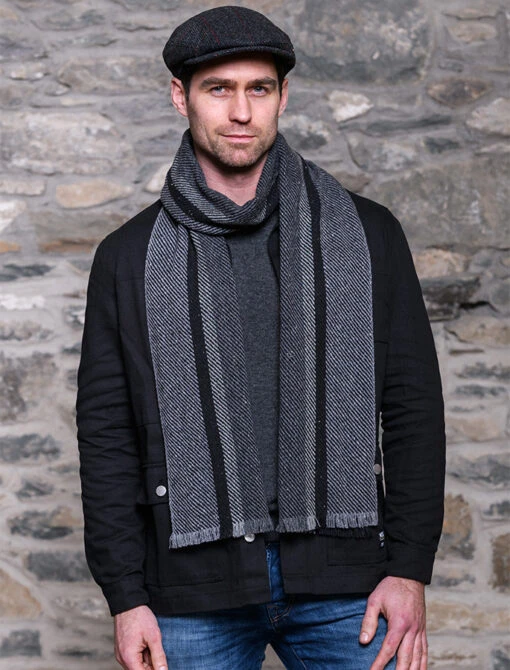 Soft Donegal Wool Scarf - Grey Herringbone – Bild 4