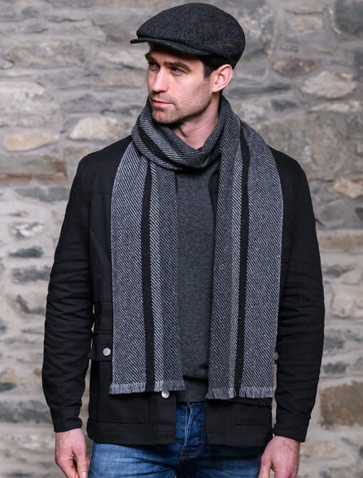 Soft Donegal Wool Scarf - Grey Herringbone – Bild 3