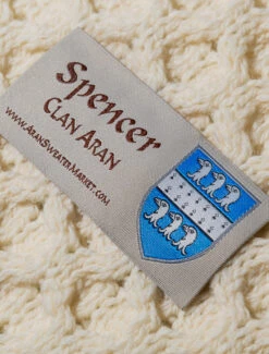 Spencer Clan Aran Poncho -Modekleidung Shot 103 83614.1614941188