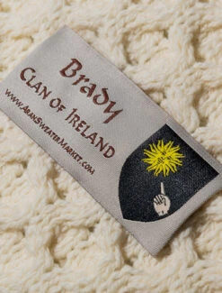 Brady Clan Aran Throw -Modekleidung Shot 148 78958.1666055935