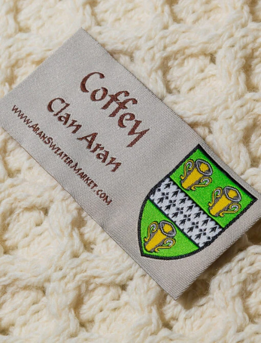 Coffey Clan Aran Poncho – Bild 3