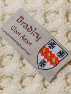 Bradley Clan Scarf -Modekleidung Shot 238 87501.1673753127