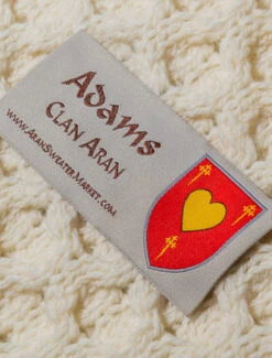Adams Clan Aran Throw -Modekleidung Shot 252 41726.1615292426