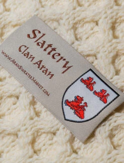 Slattery Clan Aran Throw -Modekleidung Shot 272 25966.1718957842