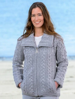 Double Collar Zip Merino Aran Cardigan -Modekleidung X4267 Soft Grey 2 25846.1549366398