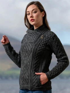 Aran Jacket With Celtic Knot Side Zip -Modekleidung Z4630 Charcoal 1 32408.1673752883