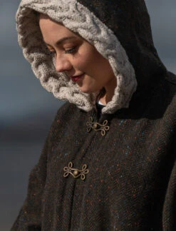 Ladies Tweed Cape With Aran Collar -Modekleidung t 31 5 26349.1666052965